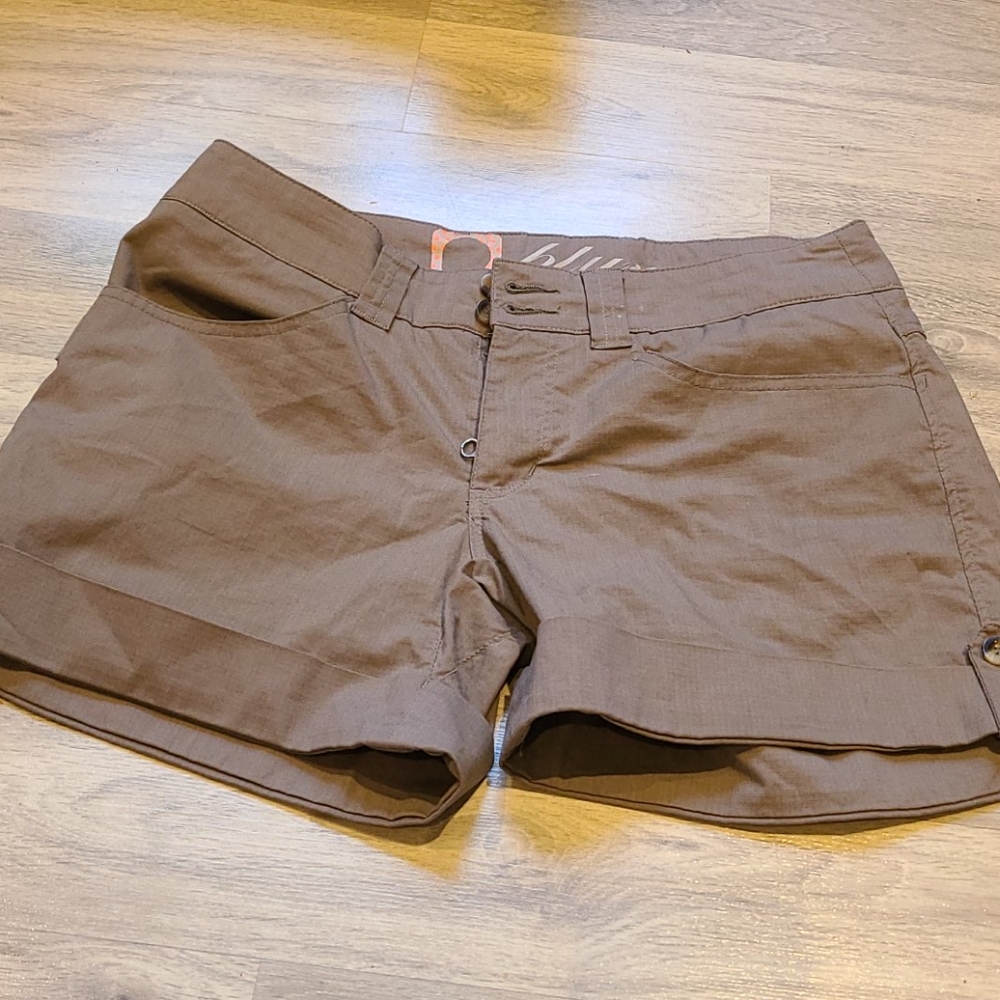 Blurr size 4 shorts